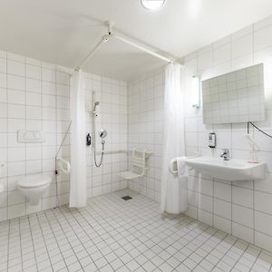 Standard Zimmer mit Zugang für Rollstuhlfahrer mit zwei Einzelbetten